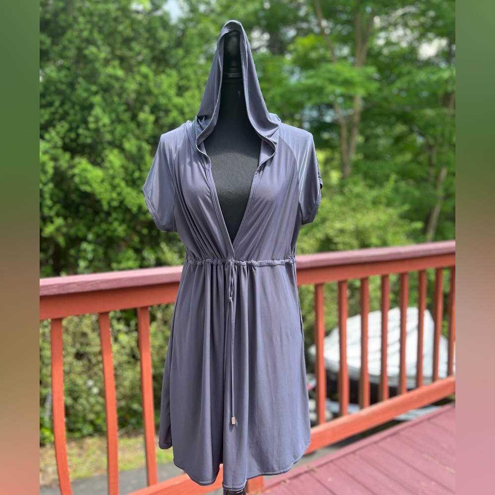 MAGIC SUIT GRAY WOMENS COVERUP WITH HOOD SIZE MEDIUM - Picture 3 of 11